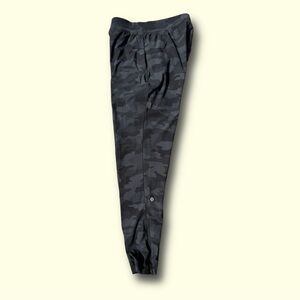 Lululemon Women’s Size 4 On The Fly Jogger Pants Incognito Camo